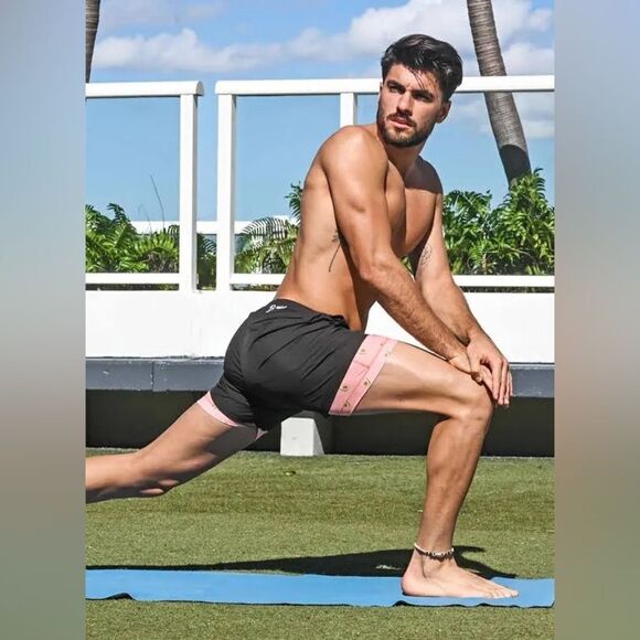 Bermies Men's Black Summer Waterproof Solid Elastic Waist Shorts Size Small NWT - Picture 1 of 7